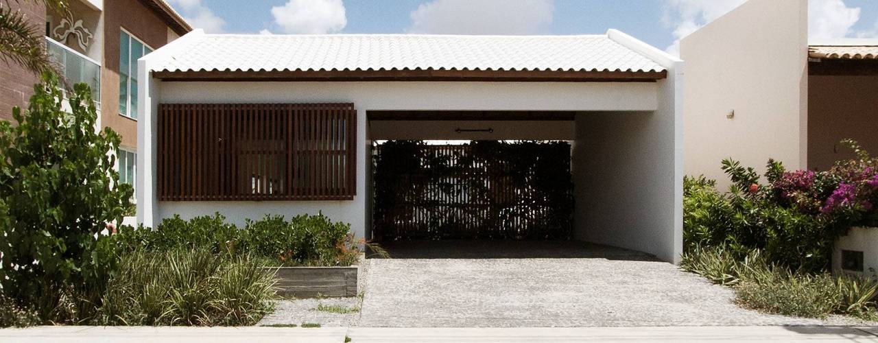 RESIDÊNCIA PÁTIO ARUANA, Coletivo de Arquitetos Coletivo de Arquitetos Minimalist house