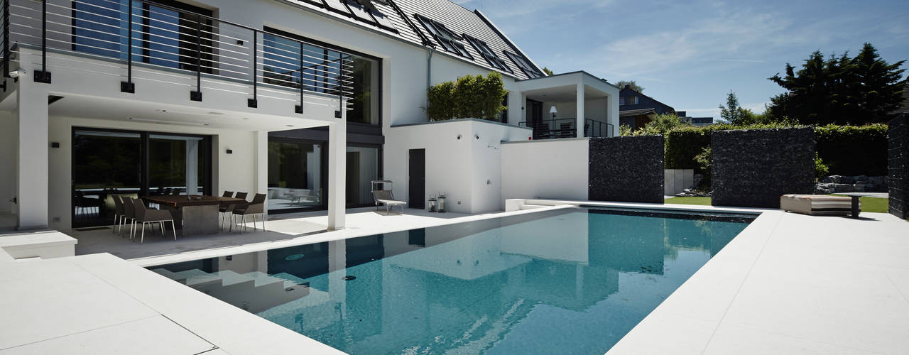 homify Modern pool