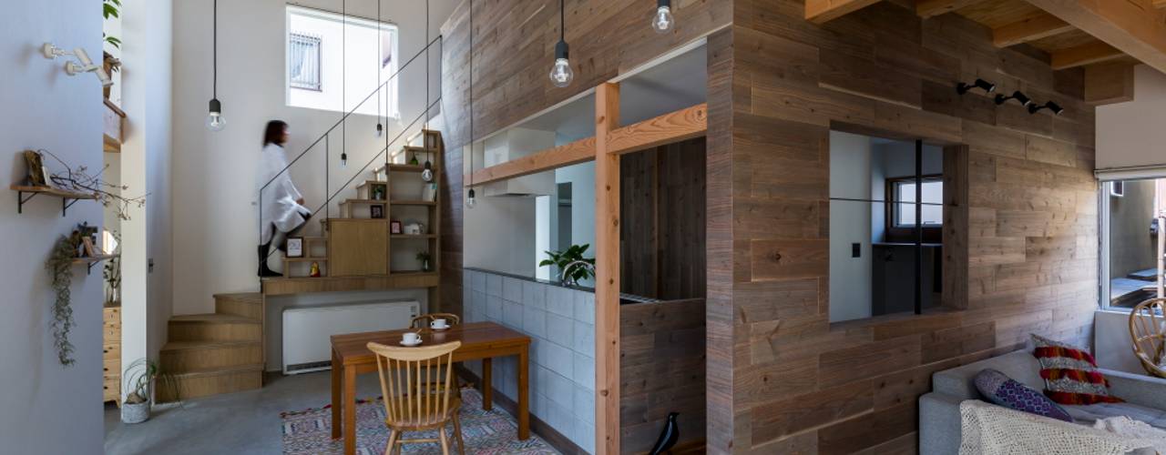 Uji House, ALTS DESIGN OFFICE ALTS DESIGN OFFICE Sala da pranzo in stile rustico Legno Effetto legno