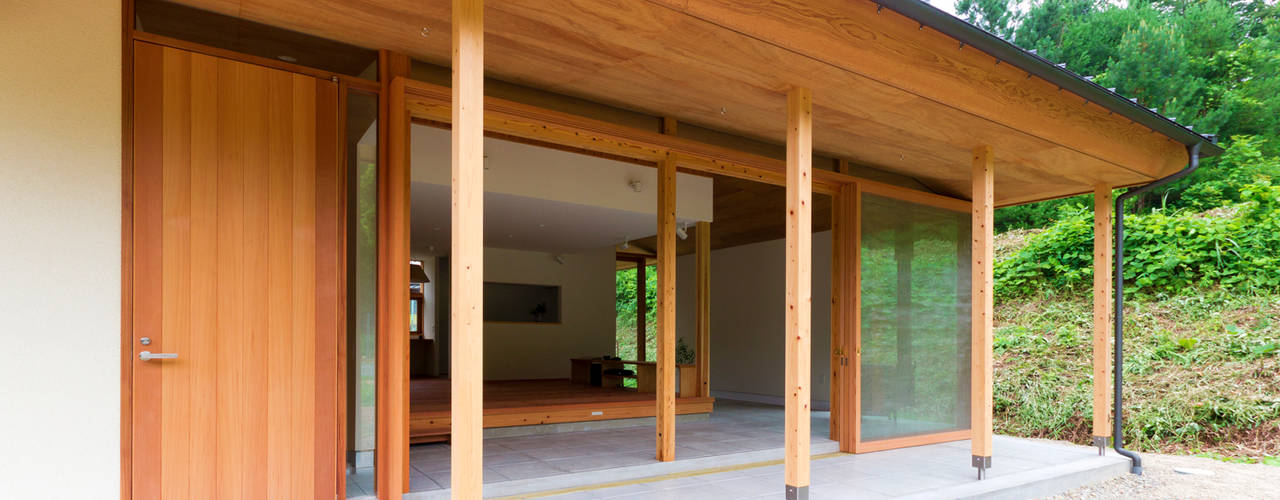 八鹿の家, エイチ・アンド一級建築士事務所 H& Architects & Associates エイチ・アンド一級建築士事務所 H& Architects & Associates Rumah Gaya Skandinavia Kayu Wood effect