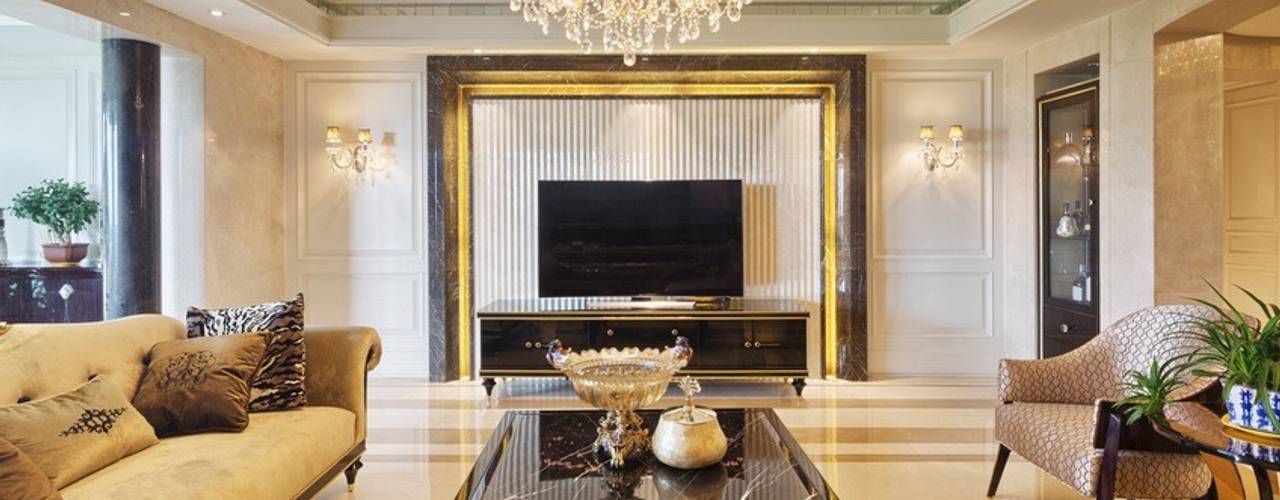 Living Rooms, Gracious Luxury Interiors Gracious Luxury Interiors Ruang Keluarga Klasik Amber/Gold