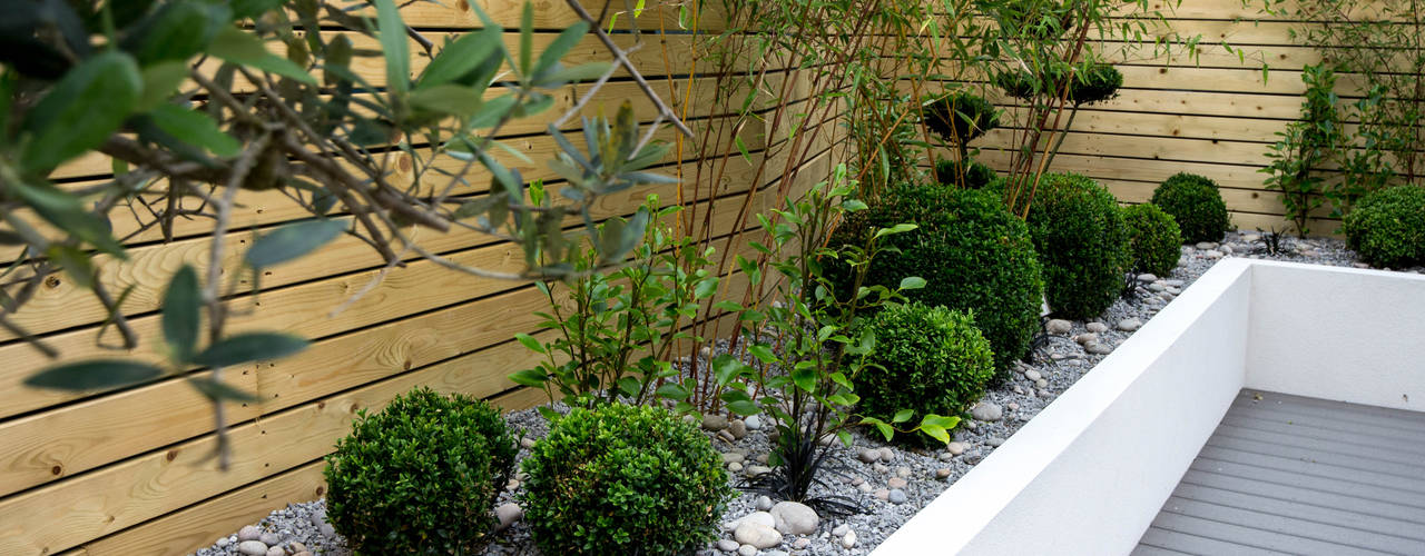 Best Solutions for Small Gardens: Family-friendly and low maintenance, Yorkshire Gardens Yorkshire Gardens Minimalistischer Garten Holz-Kunststoff-Verbund