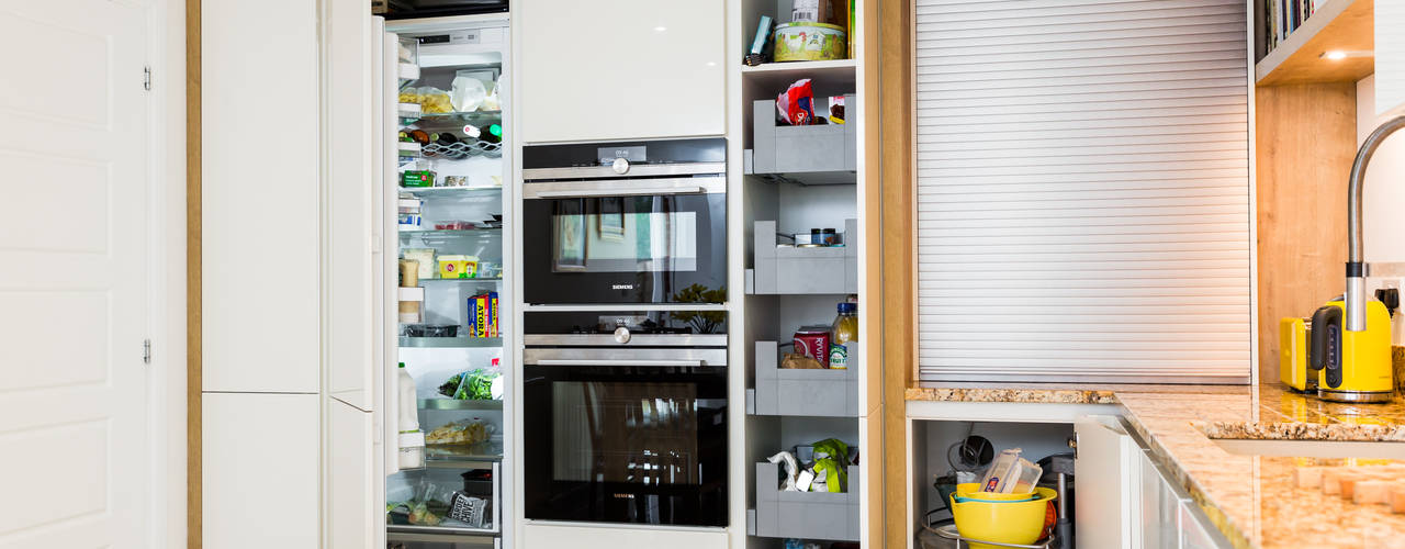 Nobilia Project 9 Lux flat fronted door in gloss lacquer in ivory, Eco German Kitchens Eco German Kitchens مطبخ MDF