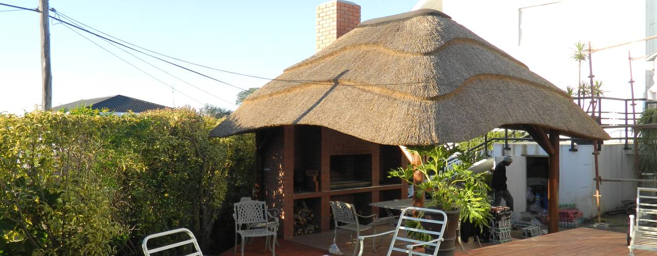 HOME DZINE Garden Ideas - Add a thatch lapa to your outdoors