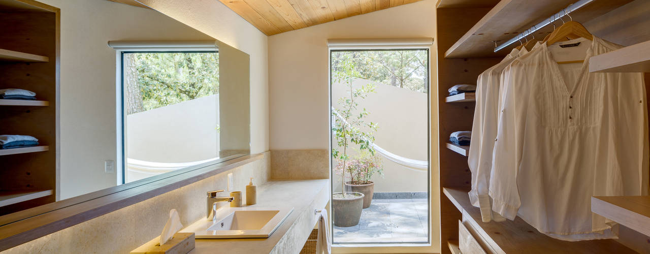 Cinco Casas, Weber Arquitectos Weber Arquitectos 北欧スタイルの お風呂・バスルーム