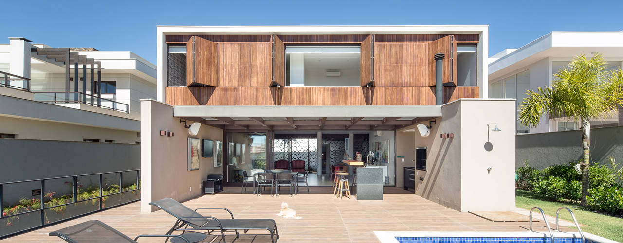 homify Casas modernas Madeira Efeito de madeira