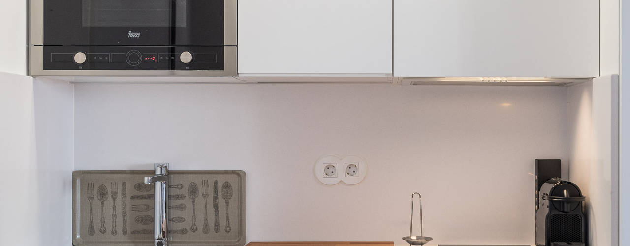 REMODELAÇÃO_APARTAMENTO AJUDA | Lisboa | PT, OW ARQUITECTOS lda | simplicity works OW ARQUITECTOS lda | simplicity works Minimalist kitchen