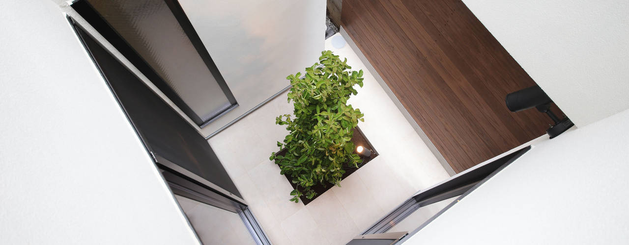 ウッドテラスの家・WOOD TERRACE HOUSE, 大坪和朗建築設計事務所 Kazuro Otsubo Architects 大坪和朗建築設計事務所 Kazuro Otsubo Architects 모던스타일 정원 우드 우드 그레인