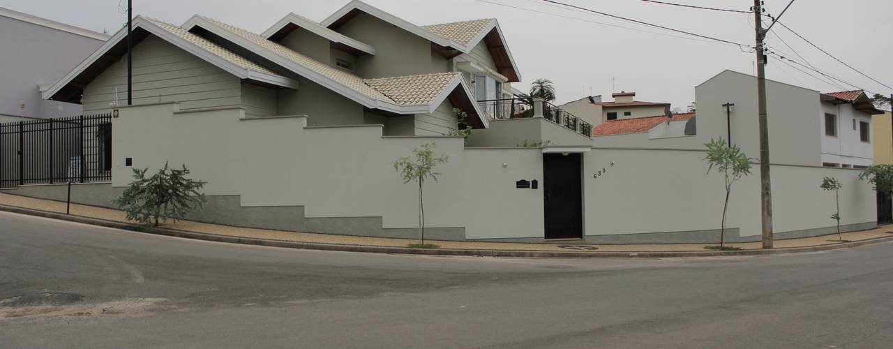 Casa VR, Lozí - Projeto e Obra Lozí - Projeto e Obra Classic style houses