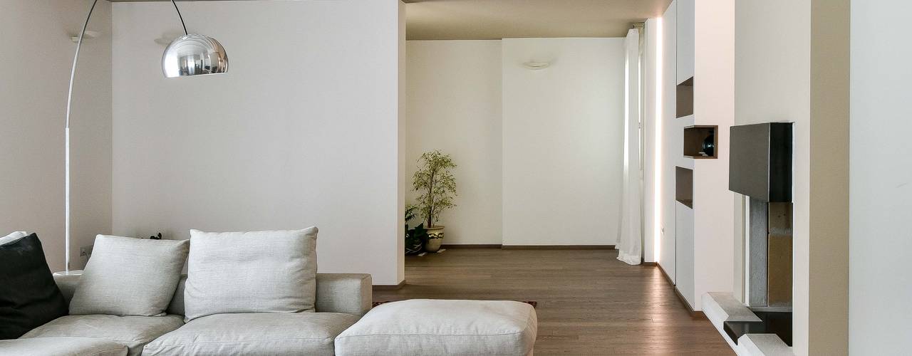 Ristrutturazione villa anni 70, Claude Petarlin Claude Petarlin Modern living room