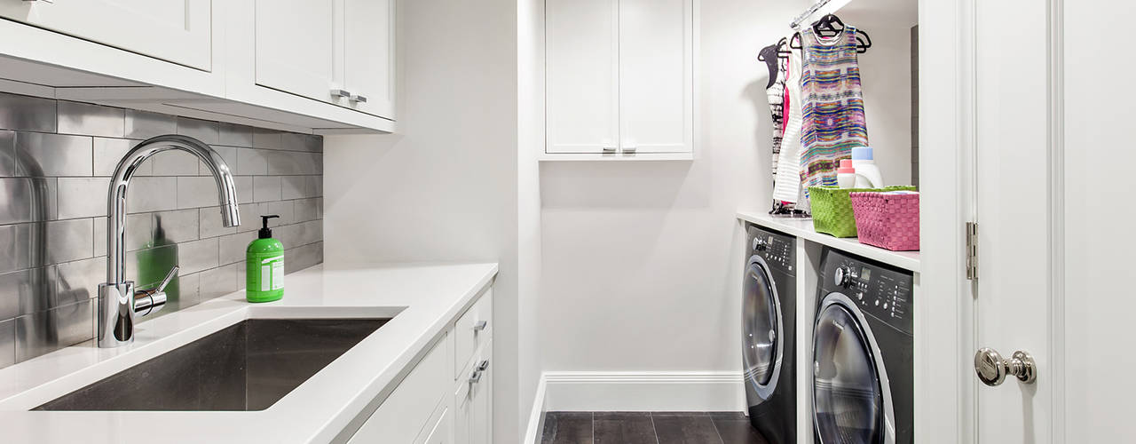 Laundry Rooms, Clean Design Clean Design Modern Corridor, Hallway and Staircase