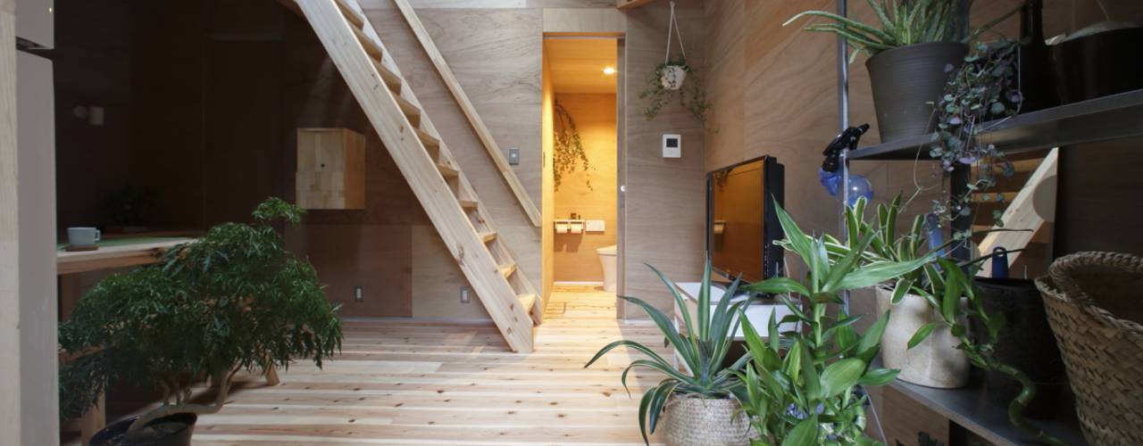 tiny house, 一級建築士事務所ＦＯＲＭＡ 一級建築士事務所ＦＯＲＭＡ ミニマルデザインの リビング 無垢材 木目調