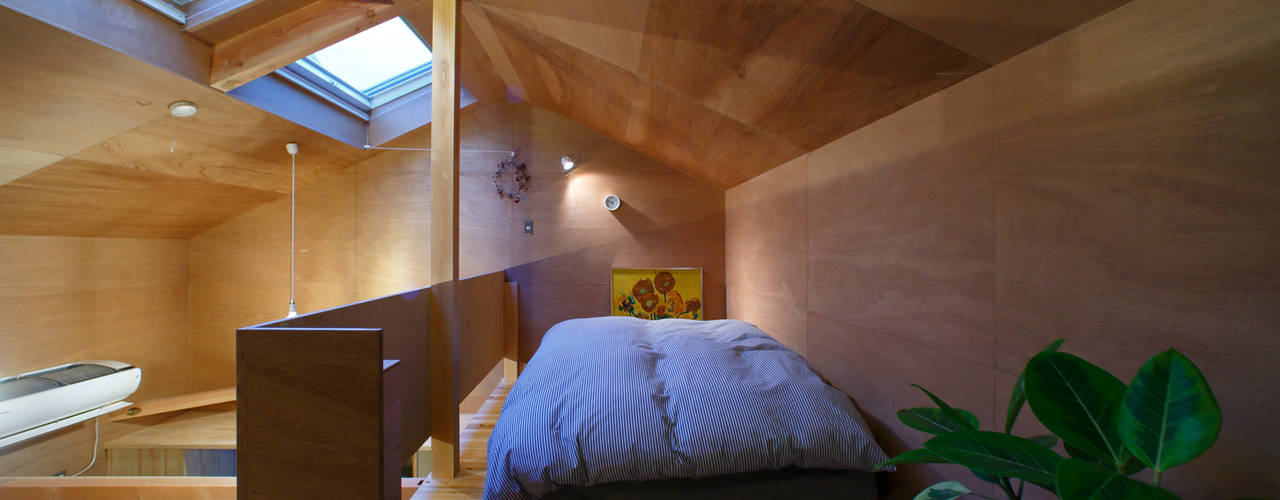 tiny house, 一級建築士事務所ＦＯＲＭＡ 一級建築士事務所ＦＯＲＭＡ ミニマルスタイルの 寝室 合板（ベニヤ板）