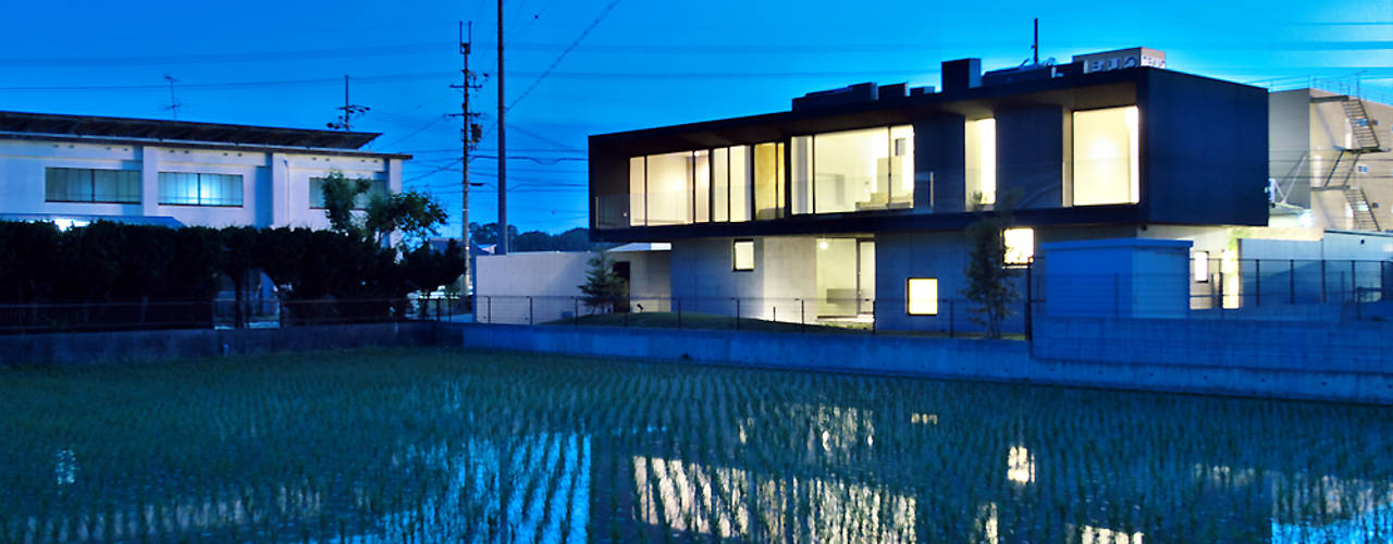 floating house, 株式会社廣田悟建築設計事務所 株式会社廣田悟建築設計事務所 モダンな 家 コンクリート