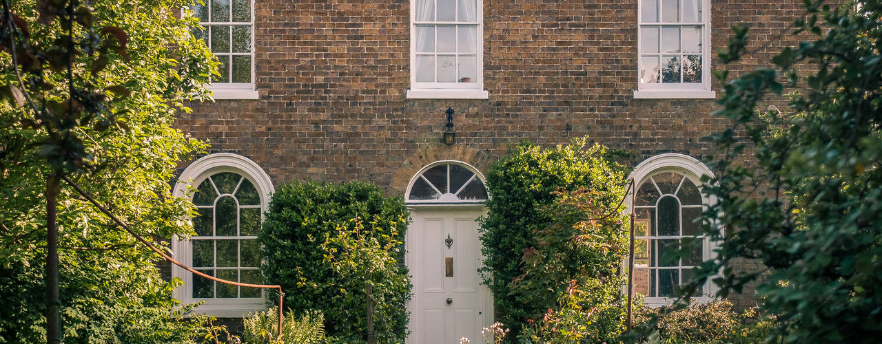 Home exteriors, Mark Hazeldine Photography Mark Hazeldine Photography Classic style houses Bricks