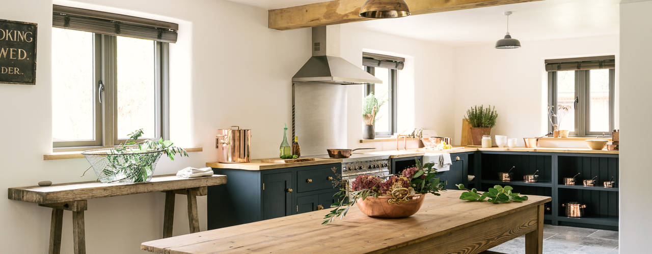 The Leicestershire Kitchen in the Woods by deVOL, deVOL Kitchens deVOL Kitchens Dapur Gaya Country Blue