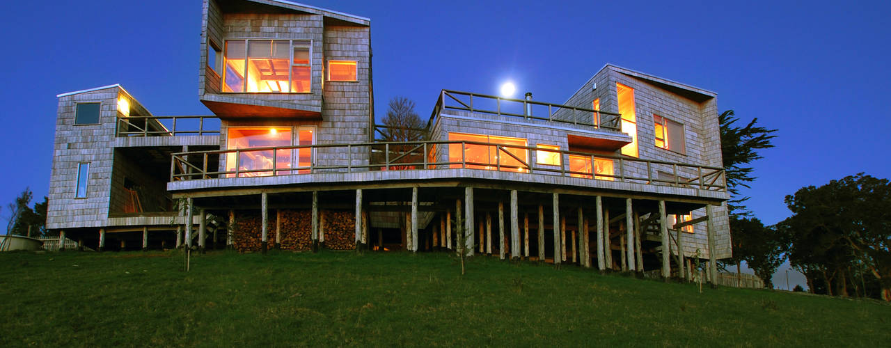 Casa Muelle, Jonás Retamal Arquitectos Jonás Retamal Arquitectos Casas campestres Madeira Efeito de madeira