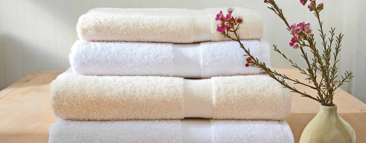 Organic Bedding and Towelling by King of Cotton, King of Cotton King of Cotton Modern style bathrooms Cotton Red