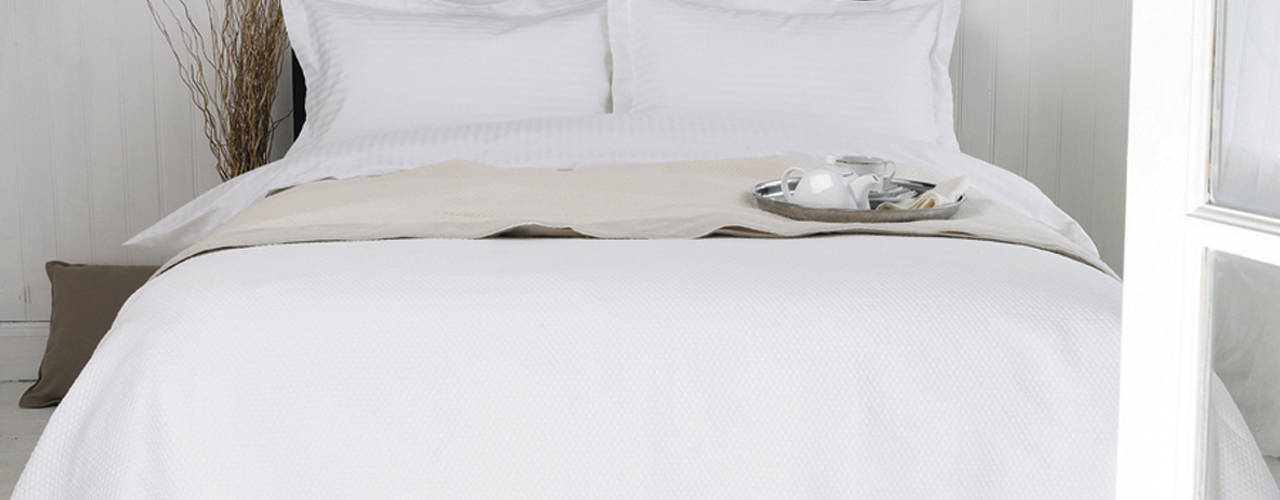 Egyptian Cotton Bedrooms by King of Cotton, King of Cotton King of Cotton Klasik Yatak Odası Pamuklu Kırmızı