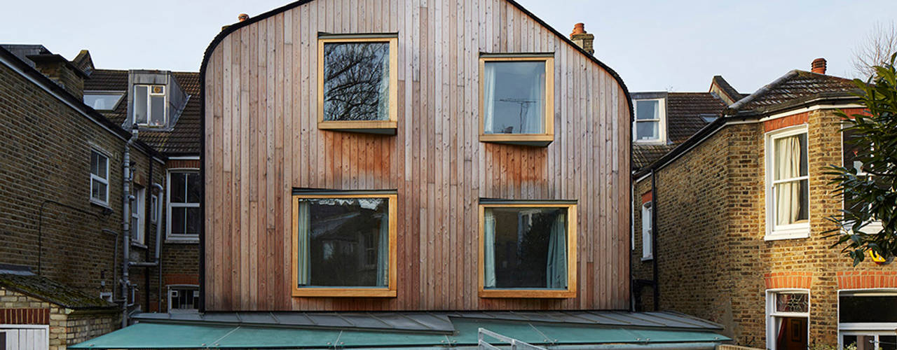 A Beautiful and Modern Timber-Framed House, Knox Bhavan Architects Knox Bhavan Architects Modern Garden Wood Wood effect