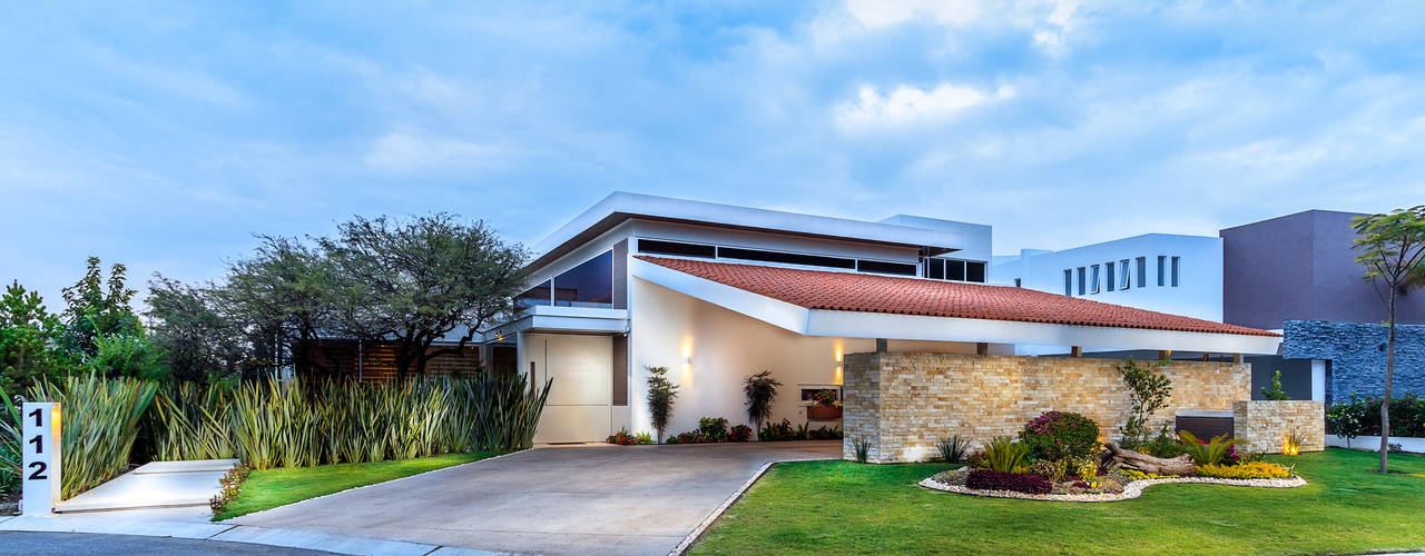 CASA MEZQUITE, Loyola Arquitectos Loyola Arquitectos Casas de estilo moderno