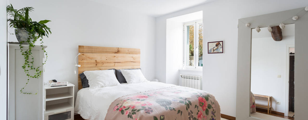 Casa de campo en Coruña, roomy showroom roomy showroom Country style bedroom