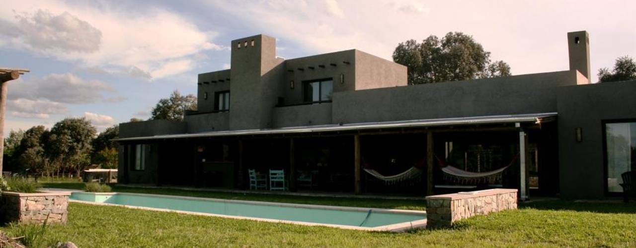 Casa en Manzanares - Pcia de Buenos Aires, Rocha & Figueroa Bunge arquitectos Rocha & Figueroa Bunge arquitectos Rustic style houses
