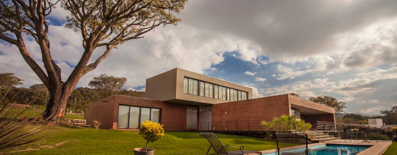 Casa Finca Cuyaya, Horizontal Arquitectos Horizontal Arquitectos Casas modernas Ladrillos