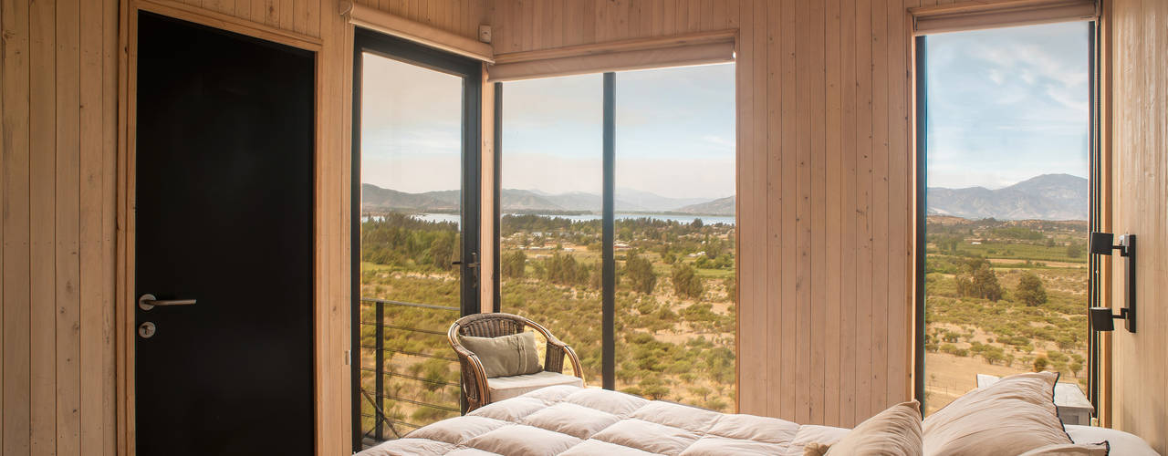 The Folding House, B+V Arquitectos B+V Arquitectos Modern style bedroom Wood Wood effect