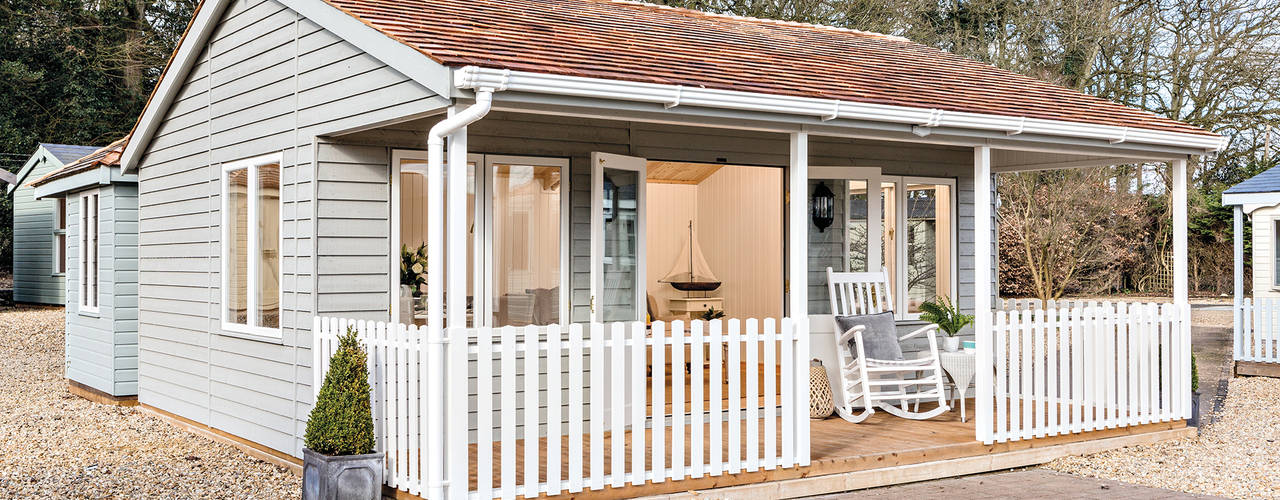 Garden Room with Veranda, CraneGardenBuildings CraneGardenBuildings Garage/shed