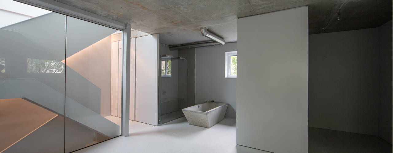 marmor kuche mit beton wand minimalistisch design, architekten aus berlin designen minimalistische wohnung mit viel beton, Design ideen
