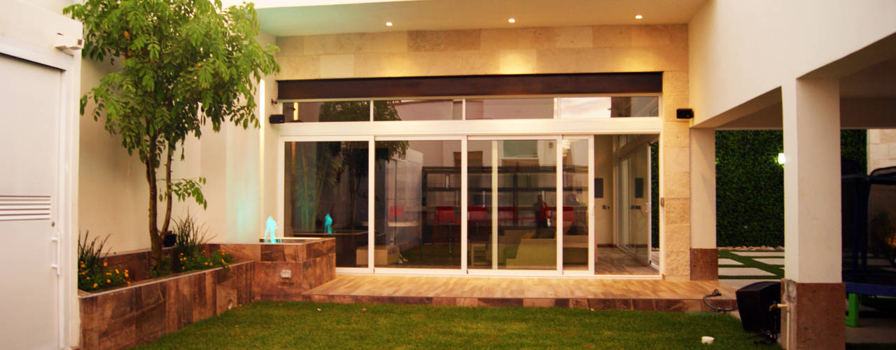 Ampliación Residencia BG, Arstudio Arstudio Modern balcony, veranda & terrace Stone