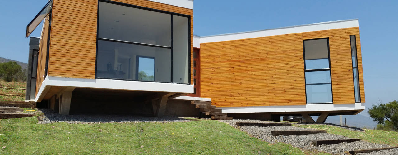 homify Casas mediterráneas Madera Acabado en madera