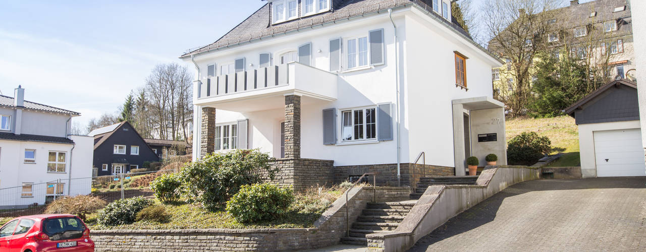 Umbau einer Stadtvilla aus den 50er Jahren, FH-Architektur FH-Architektur Casas de estilo clásico