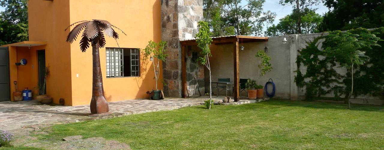 Casa de campo en Villas de Galindo, Alberto M. Saavedra Alberto M. Saavedra 庭院