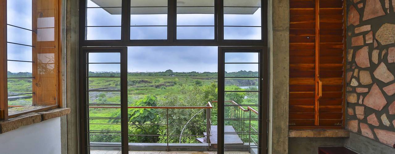 Villa Aaranyak, prarthit shah architects prarthit shah architects Modern windows & doors