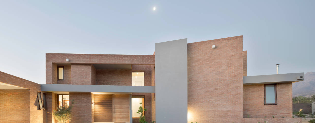 Casa Condominio Altos de Chicureo, Grupo E Arquitectura y construcción Grupo E Arquitectura y construcción Moderne huizen