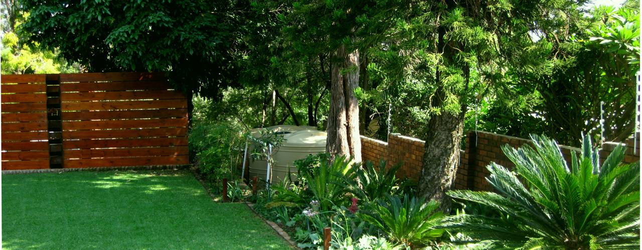 Large Family Garden, Young Landscape Design Studio Young Landscape Design Studio Jardines de estilo moderno