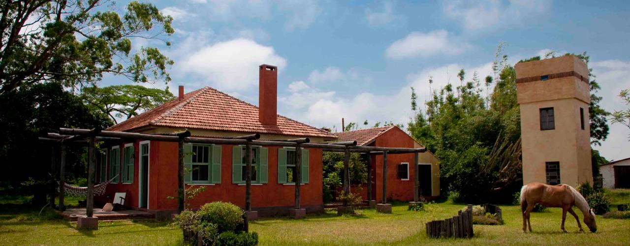 Fazenda Palmares - Ampliação, CABRAL Arquitetos CABRAL Arquitetos Rumah Gaya Country