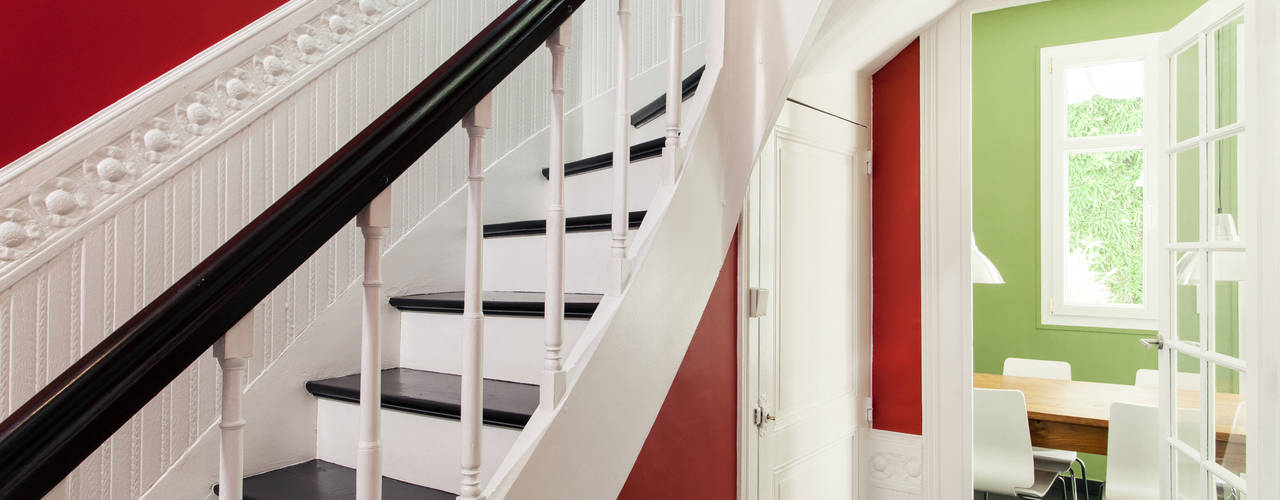 Rénovation d'une maison Tourangelle, MadaM Architecture MadaM Architecture Eclectic style corridor, hallway & stairs