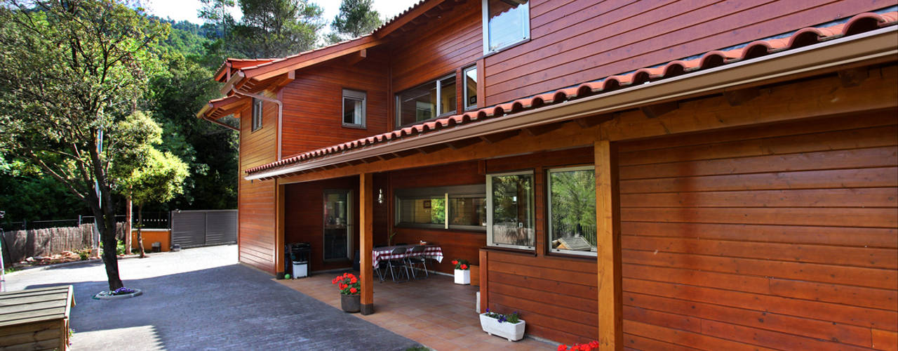 RUSTICASA | Casa em La Garriga | Barcelona, RUSTICASA RUSTICASA Casas de madera Madera maciza Multicolor