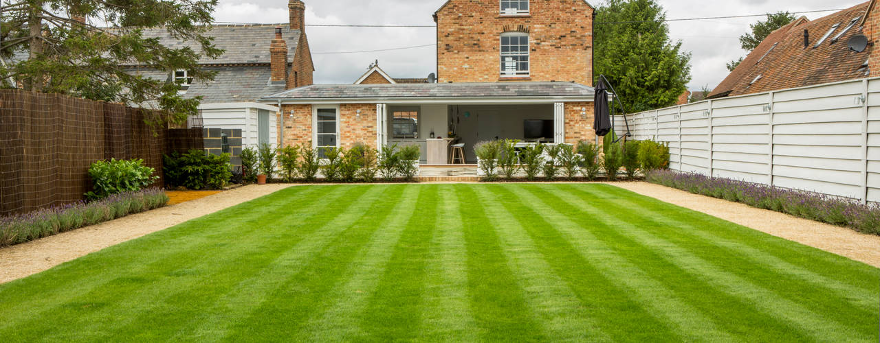 Mill house renovation and extension, Buckinghamshire, HollandGreen HollandGreen 모던스타일 주택