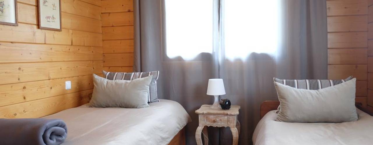 RUSTICASA | Pine Cottage | Zambujeira do Mar, RUSTICASA RUSTICASA Schlafzimmer im Landhausstil Massivholz Mehrfarbig