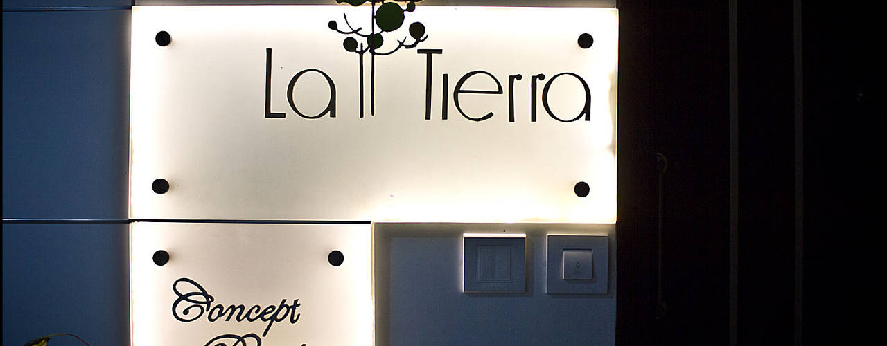 La tierra,Pune, H interior Design H interior Design 모던스타일 복도, 현관 & 계단 유리