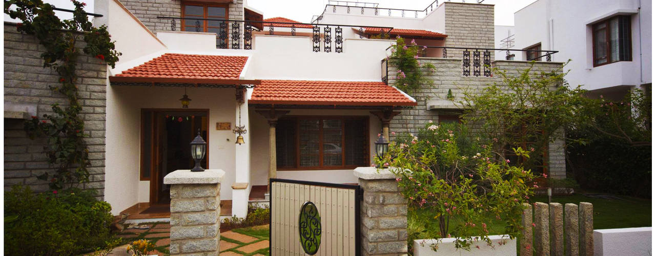 Temple Bells - Arati and Sundaresh's Residence, Sandarbh Design Studio Sandarbh Design Studio Eclectic style houses