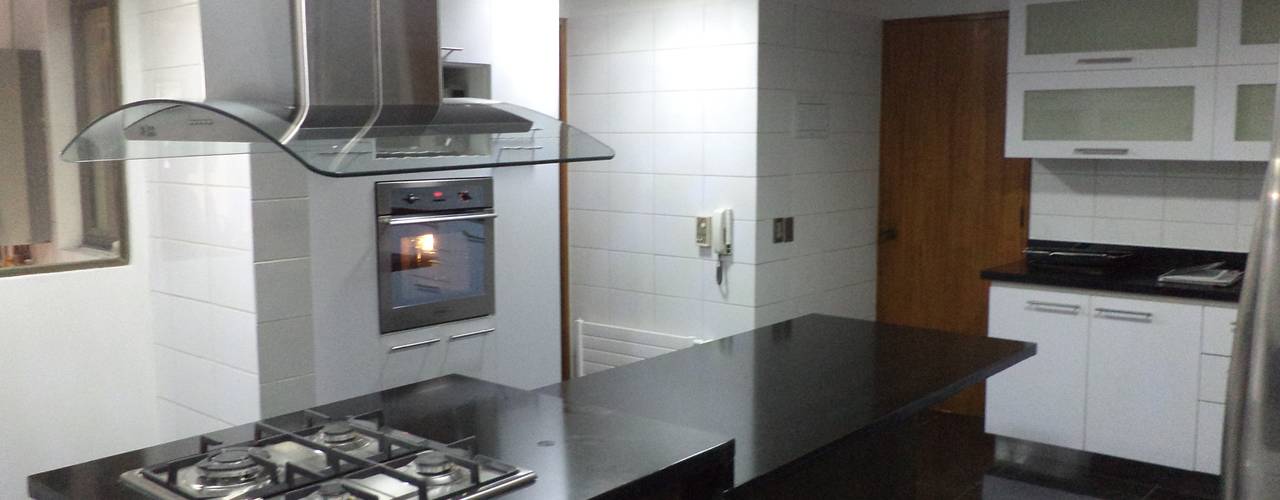 homify Built-in kitchens Granite