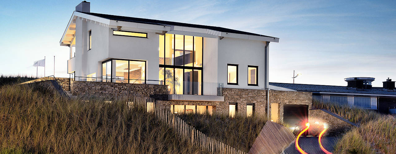 Villa in de duinen: met uitzicht op zee zijn alle dromen vervuld, BNLA architecten BNLA architecten Mediterrane huizen