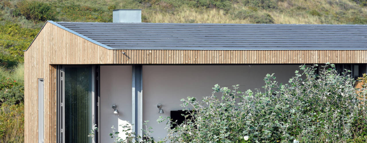 Luxe vakantiehuisje in de duinen van Vlieland, BNLA architecten BNLA architecten منازل