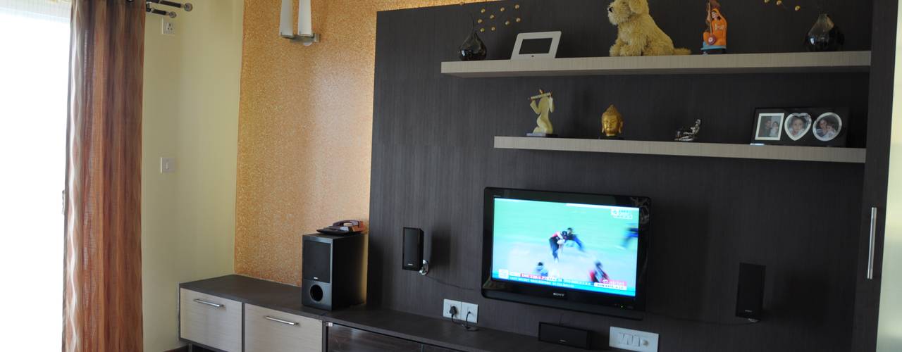 2 BHK APARTMENT INTERIORS IN BANGALORE, BENCHMARK DESIGNS BENCHMARK DESIGNS Media room پلائیووڈ