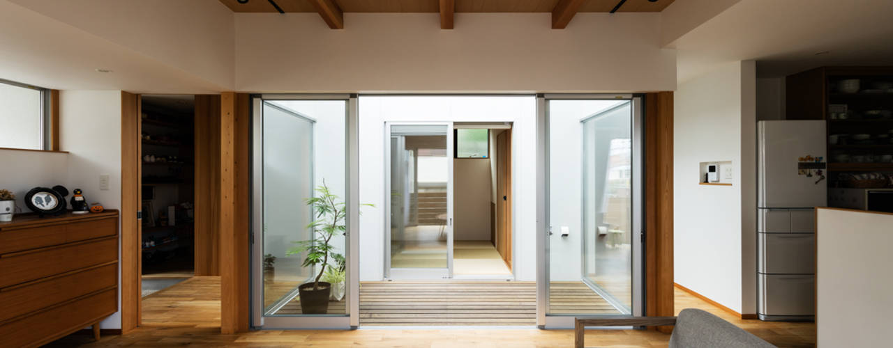 西田宮町の家, 藤森大作建築設計事務所 藤森大作建築設計事務所 Modern Living Room Wood Wood effect